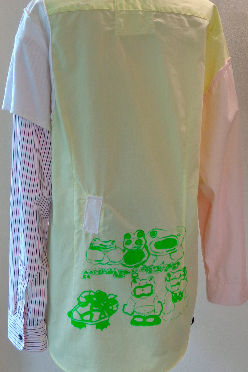 GATEANDO PINK AND GREEN SHIRT