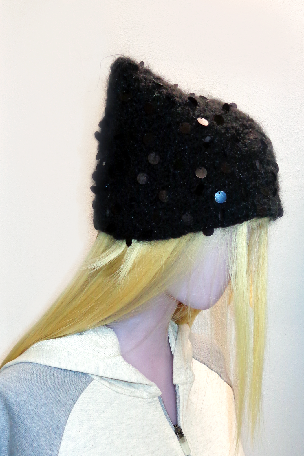 PARTY BONNET