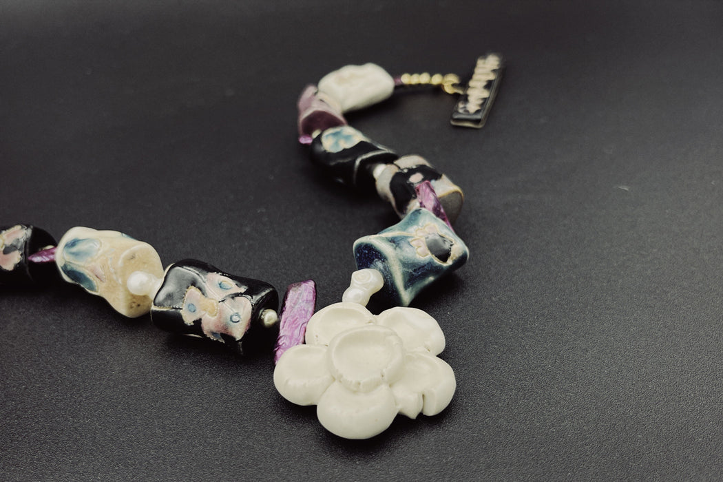 Larggestate Necklace