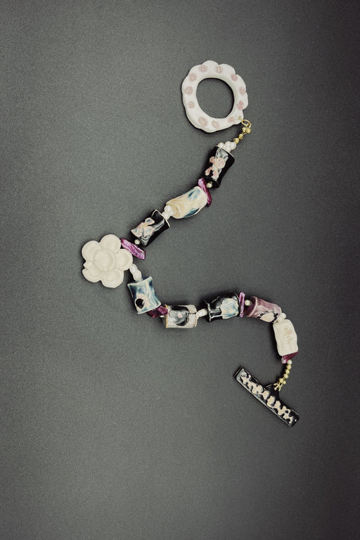 Larggestate Necklace