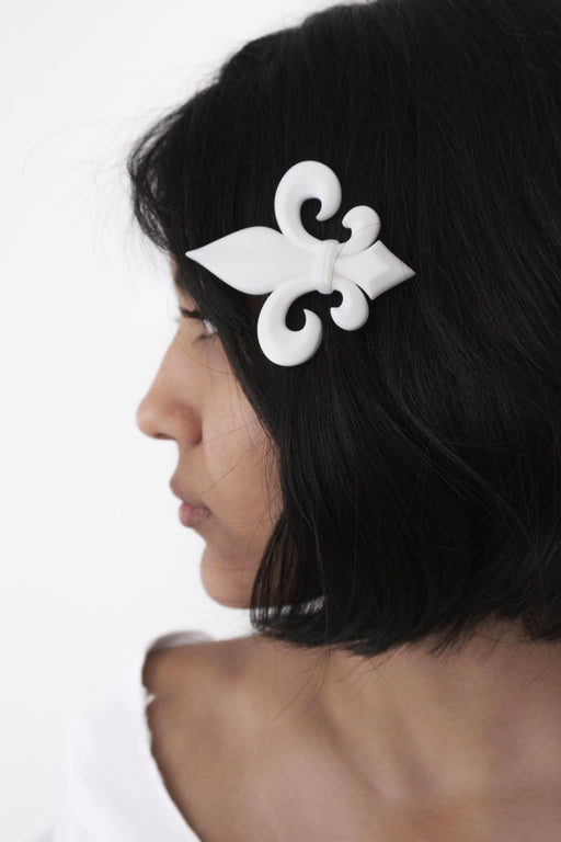 The Knight's Oath Hair Clip - Withe