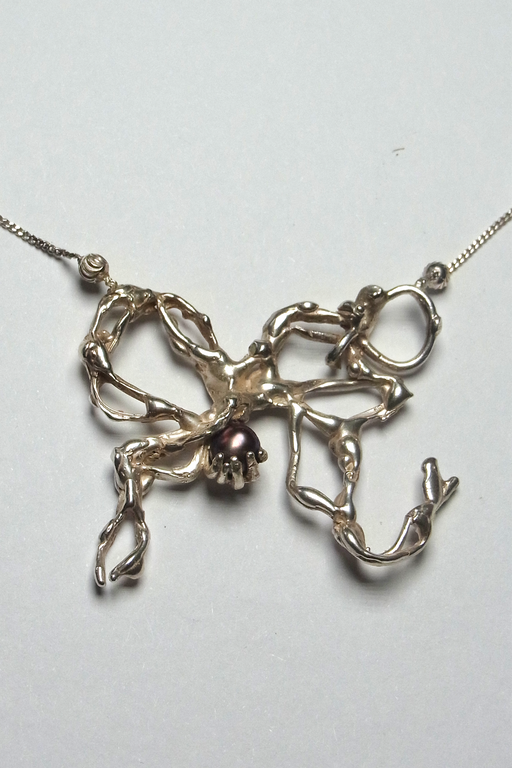 Special Bow Necklace