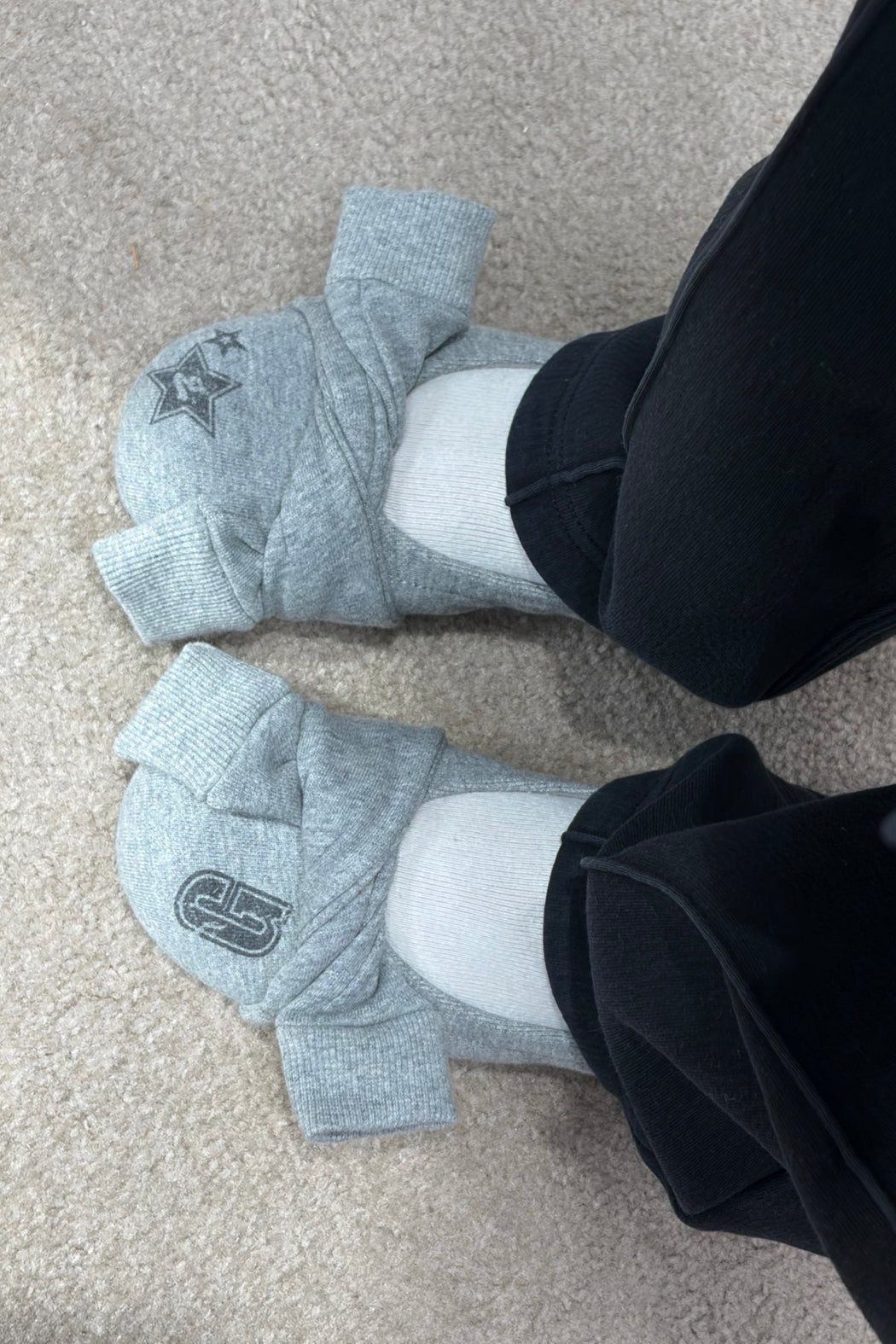 GREY HOODIE KNOT BALLET FLATS