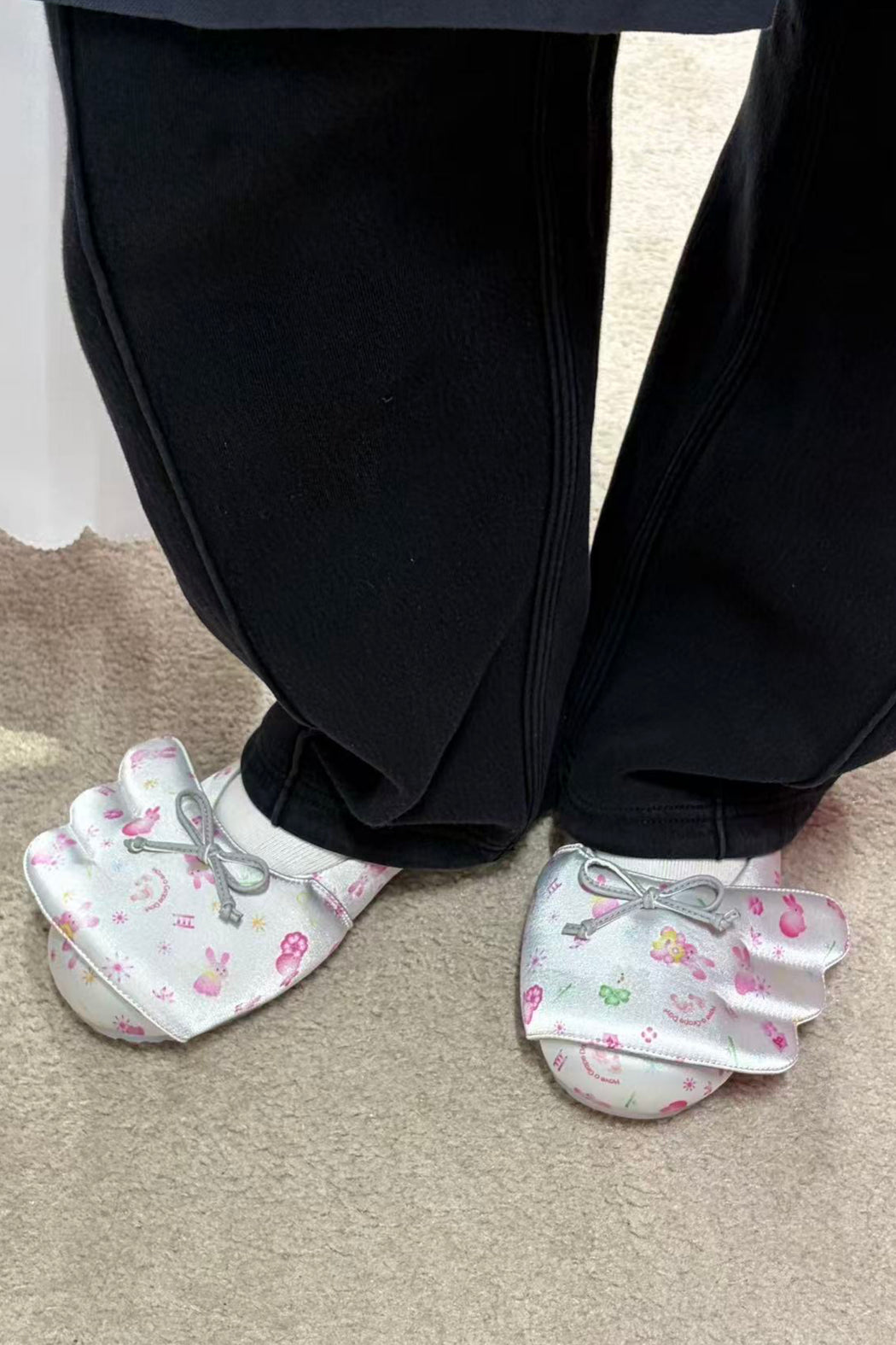 GREY PRINTED SATIN BALLET FLATS