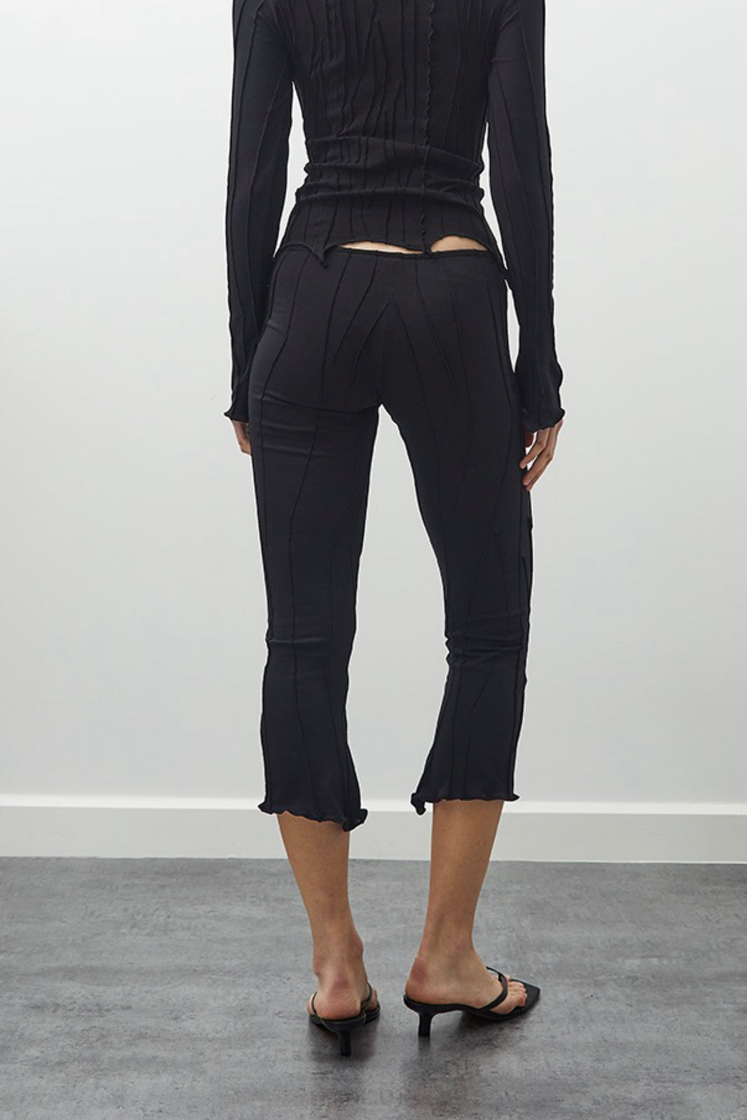 Mid Calf Flared Pants - Black