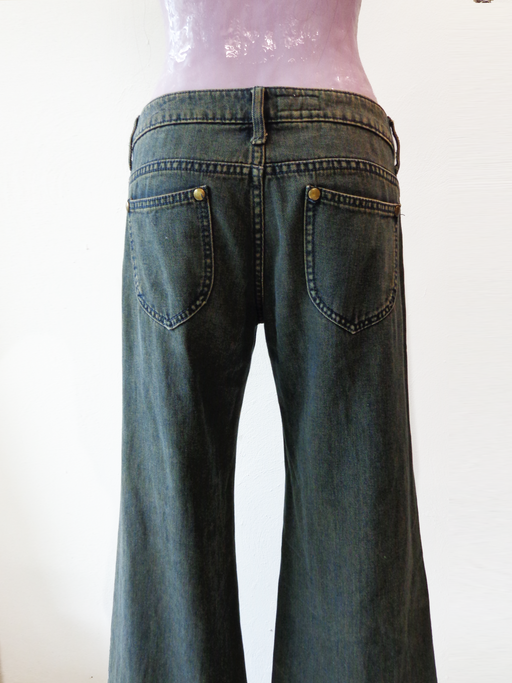 FLARED JEANS