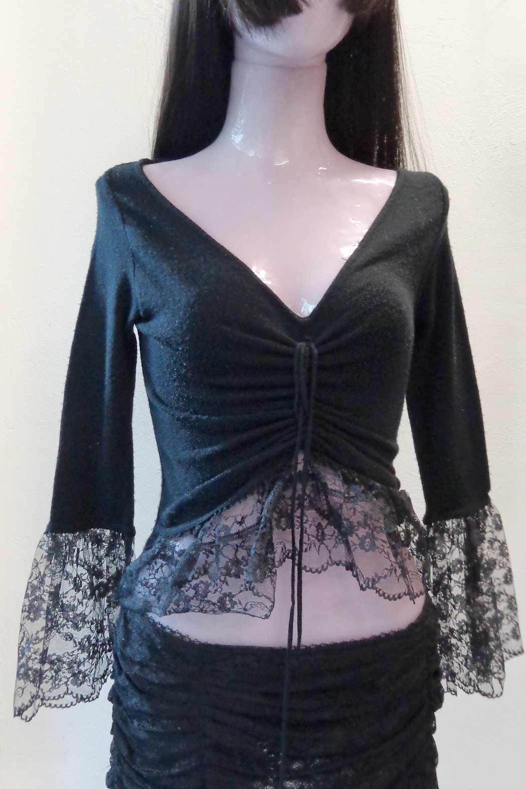 WITCH LACE LONGSLEEVE TOP