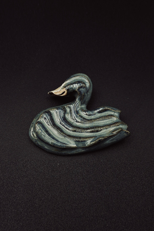 Swan brooch
