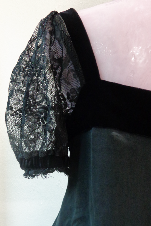 EXPRESS MEDIEVAL TOP